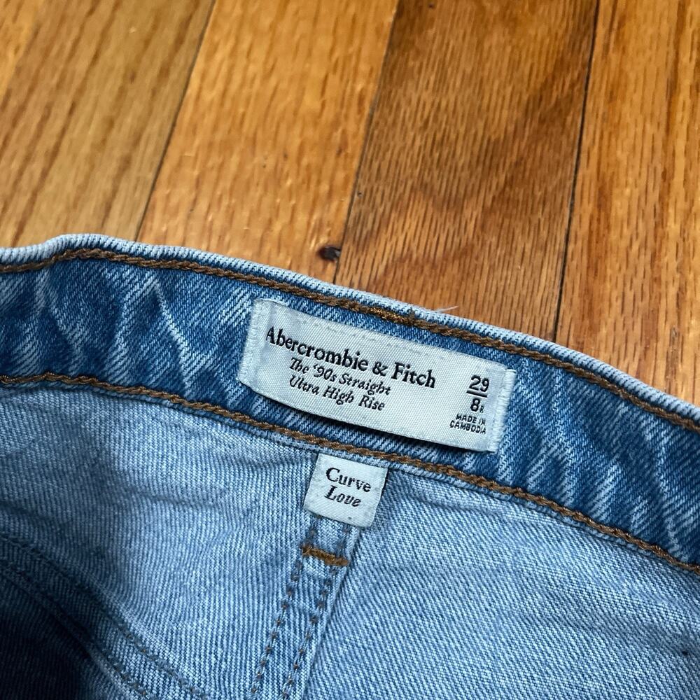 Abercrombie 90s Straight Ultra High Rise Curve Love Jeans 29/8R Light Wash 28” - Picture 3 of 8